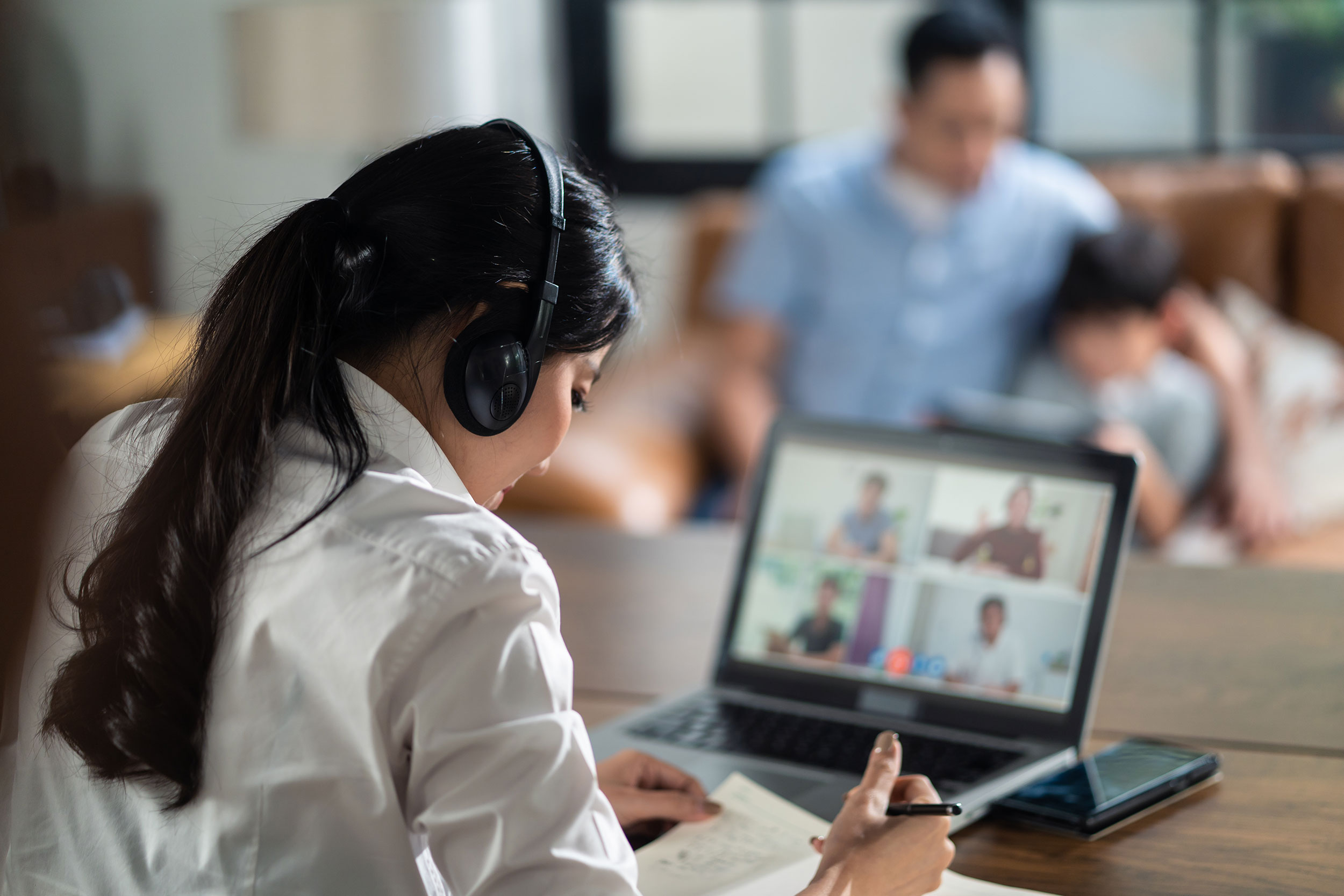 kursy językowe grupowe online